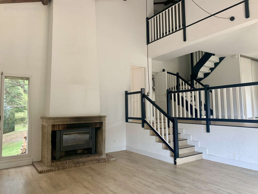 Maison à CHARBONNIERES-LES-BAINS