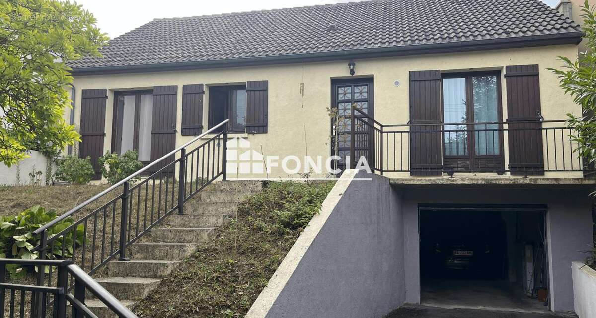 Maison à BONNIERES-SUR-SEINE