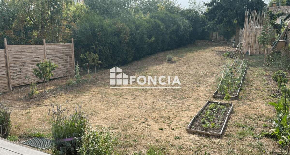 Maison à BONNIERES-SUR-SEINE