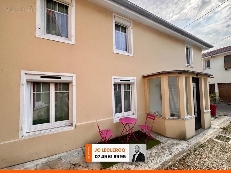 Maison à ECLARON-BRAUCOURT-SAINTE-LIVIERE