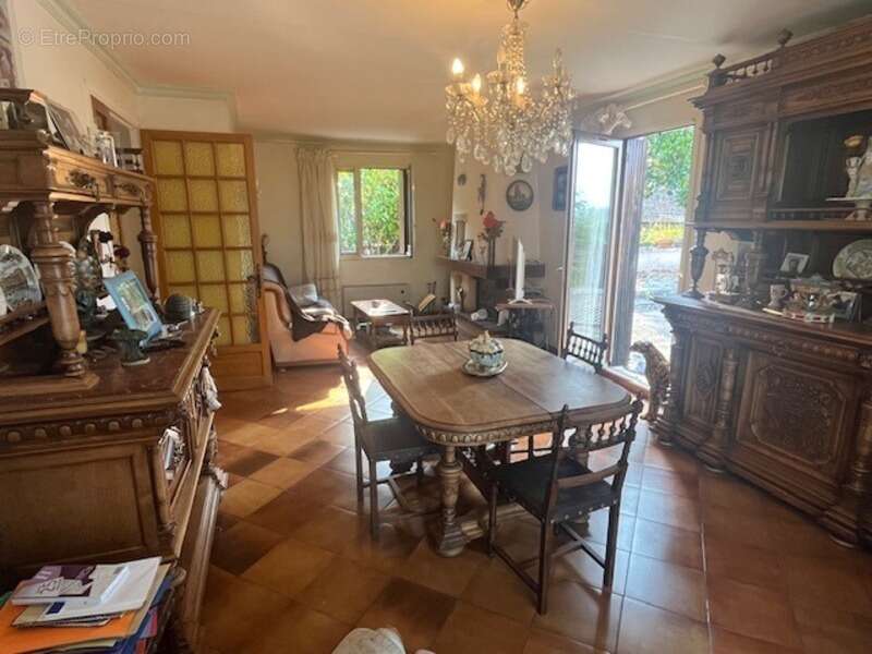 Maison à DECAZEVILLE