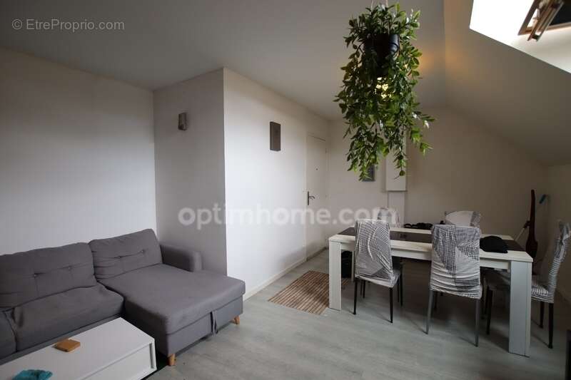 Appartement à SAINT-JEAN-DE-BRAYE