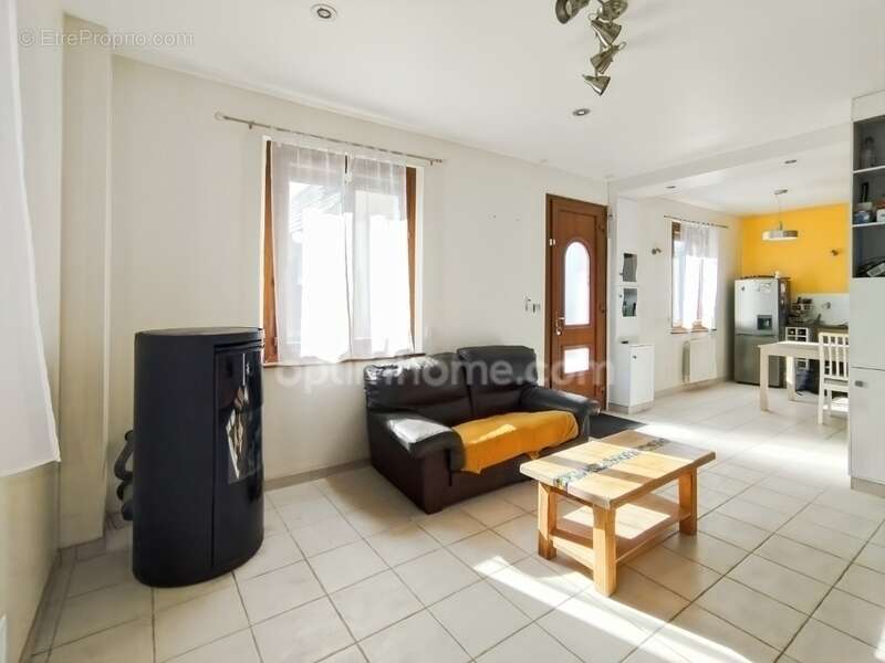 Maison à NEUVILLE-SAINT-AMAND