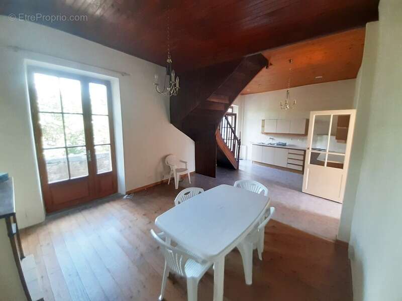 Maison à LIMOGNE-EN-QUERCY