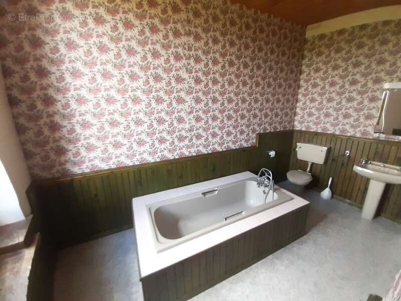 Maison à LIMOGNE-EN-QUERCY