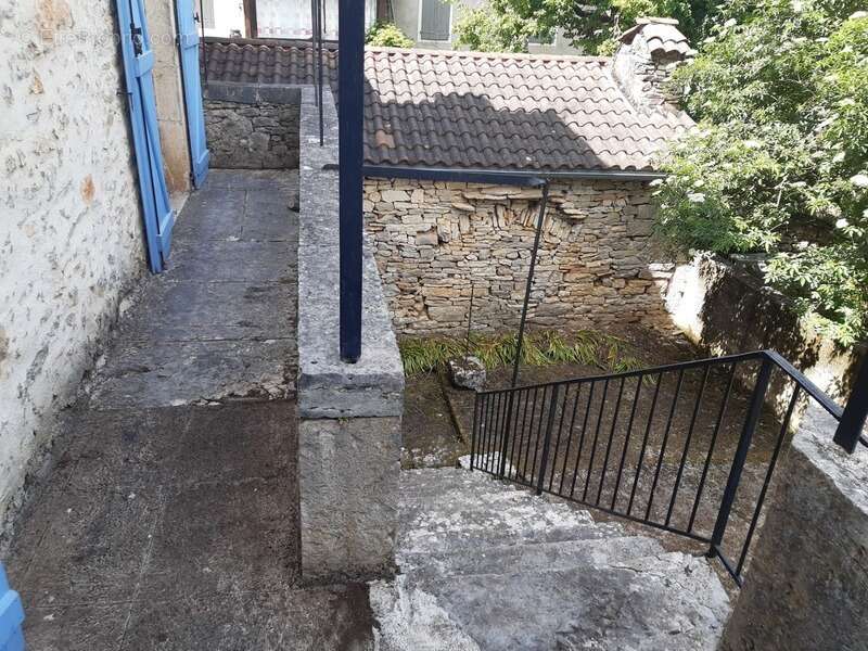 Maison à LIMOGNE-EN-QUERCY