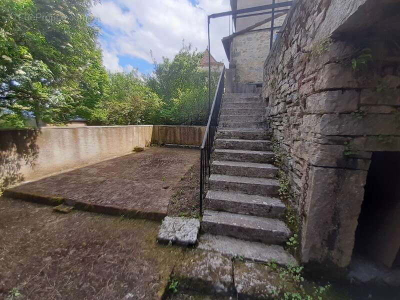 Maison à LIMOGNE-EN-QUERCY