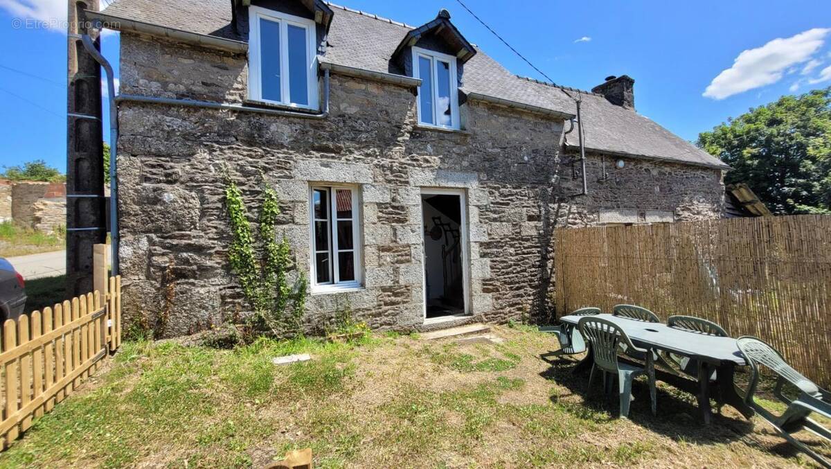 Maison à PONT-MELVEZ