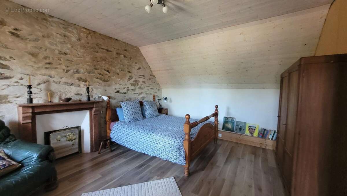 Maison à PONT-MELVEZ