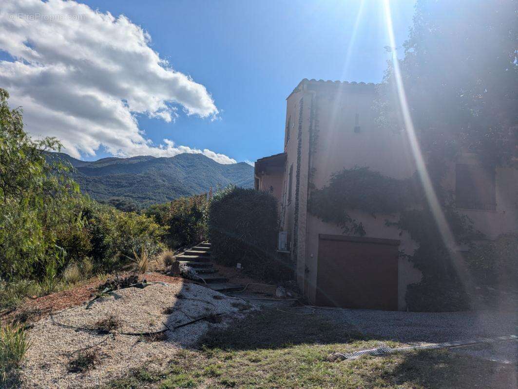 Maison à MONTESQUIEU-DES-ALBERES