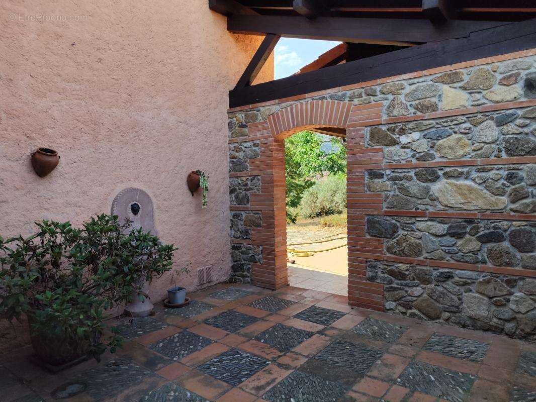 Maison à MONTESQUIEU-DES-ALBERES