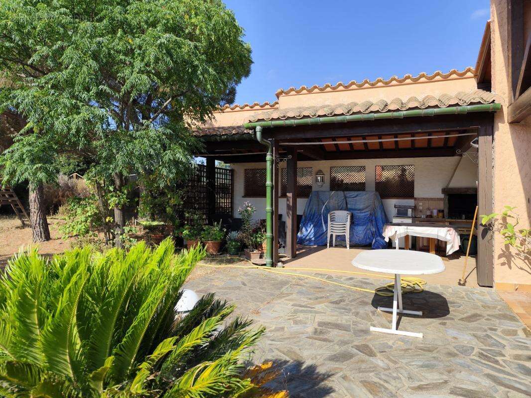 Maison à MONTESQUIEU-DES-ALBERES