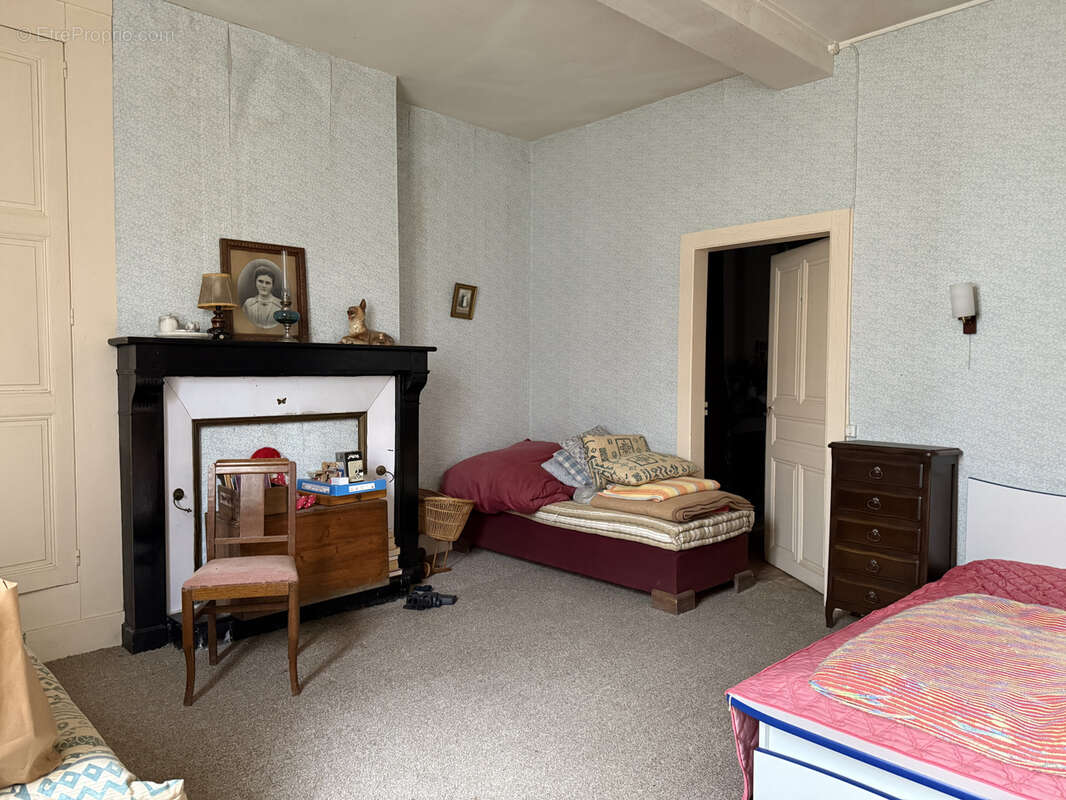 Maison à CRESANTIGNES