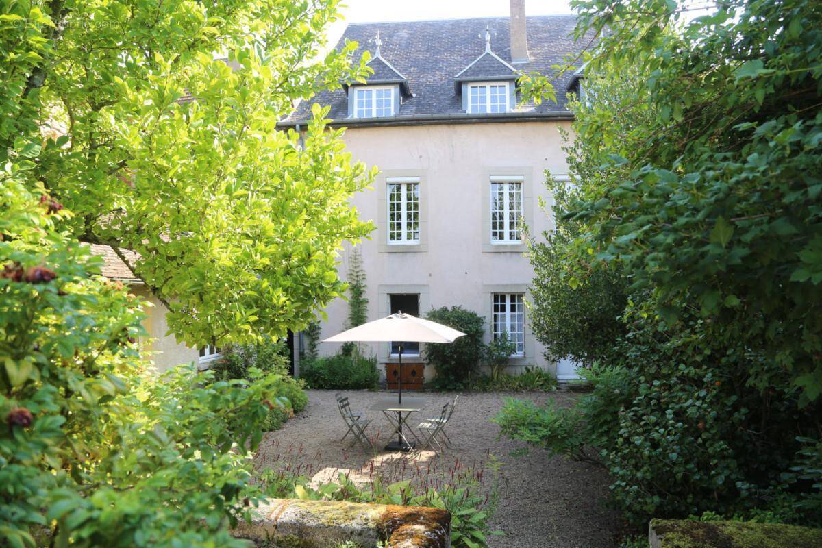 Maison à AUTUN