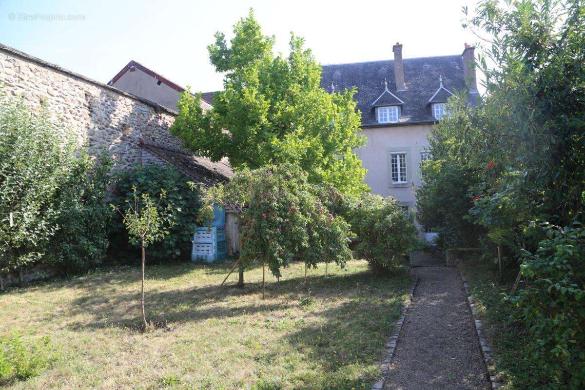 Maison à AUTUN