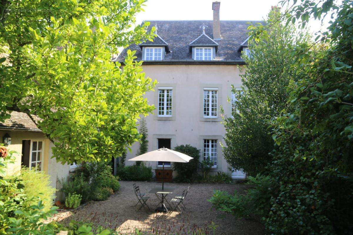 Maison à AUTUN