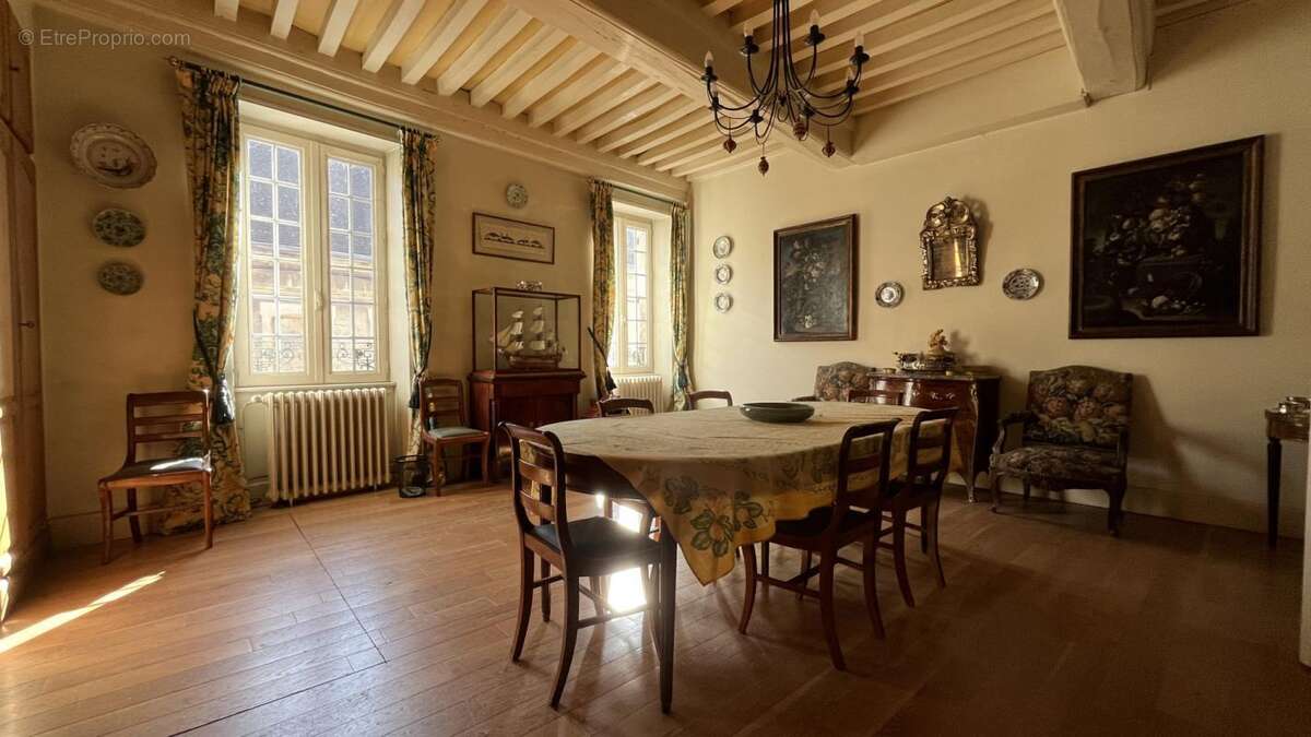 Maison à AUTUN