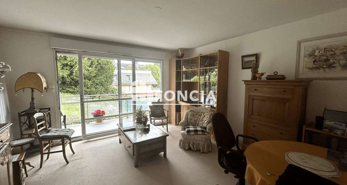 Appartement à MONT-SAINT-AIGNAN