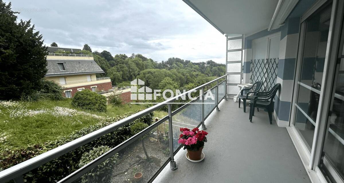 Appartement à MONT-SAINT-AIGNAN
