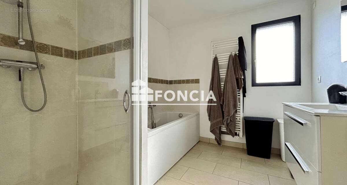 Maison à ISNEAUVILLE