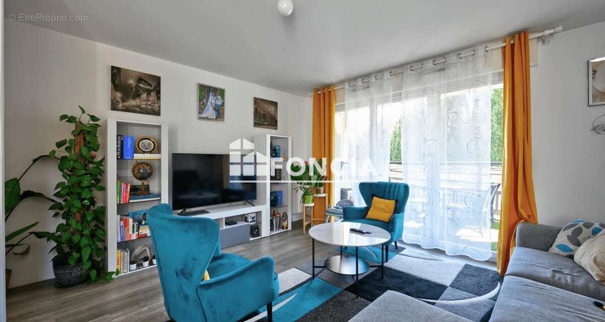 Appartement à FONTENAY-LE-FLEURY