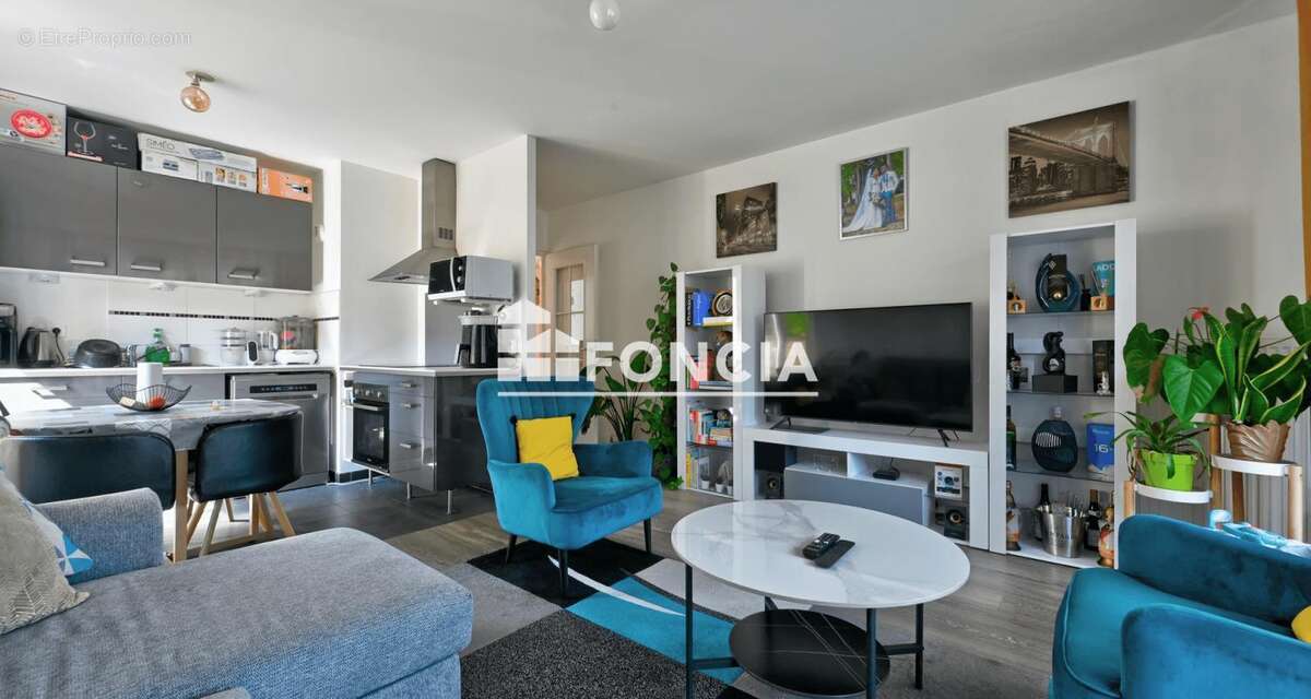 Appartement à FONTENAY-LE-FLEURY