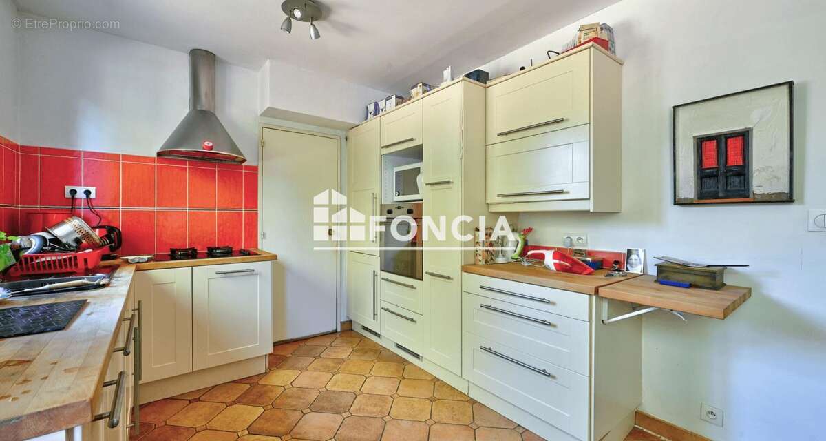 Maison à LE MESNIL-SAINT-DENIS