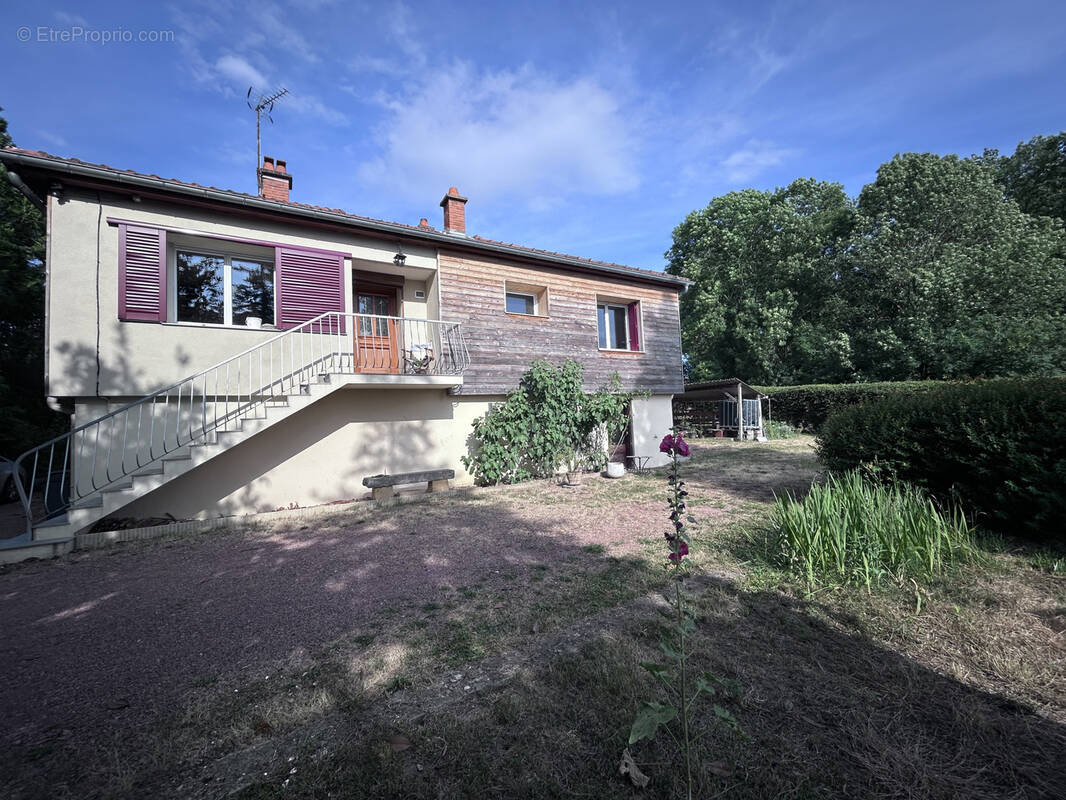 Maison à SAINT-NIZIER-SOUS-CHARLIEU