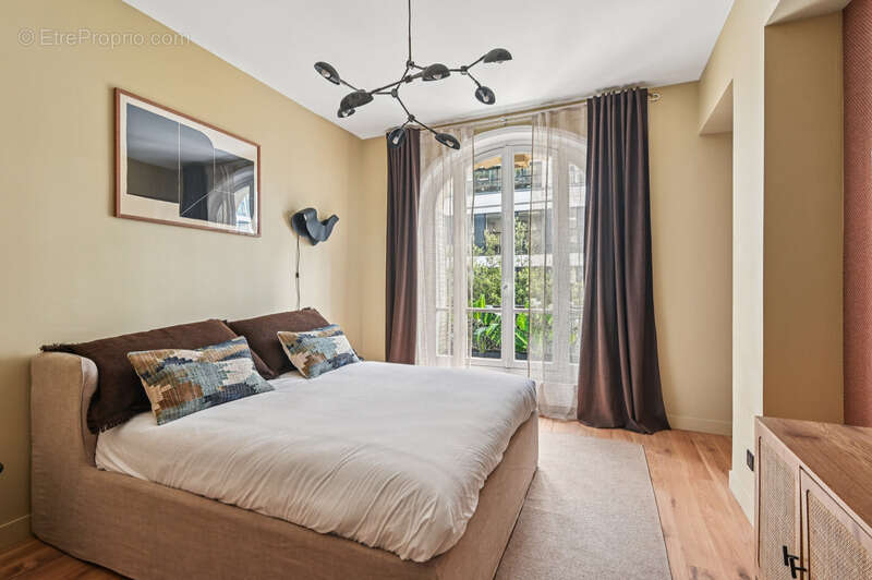 Appartement à PARIS-15E