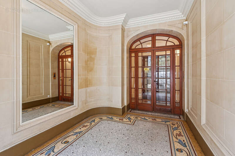 Appartement à PARIS-15E