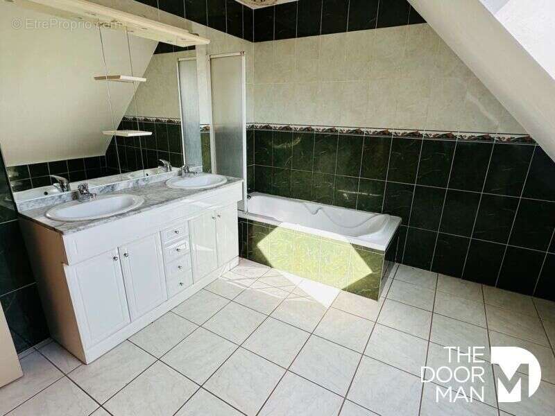 Maison à LA GREE-SAINT-LAURENT