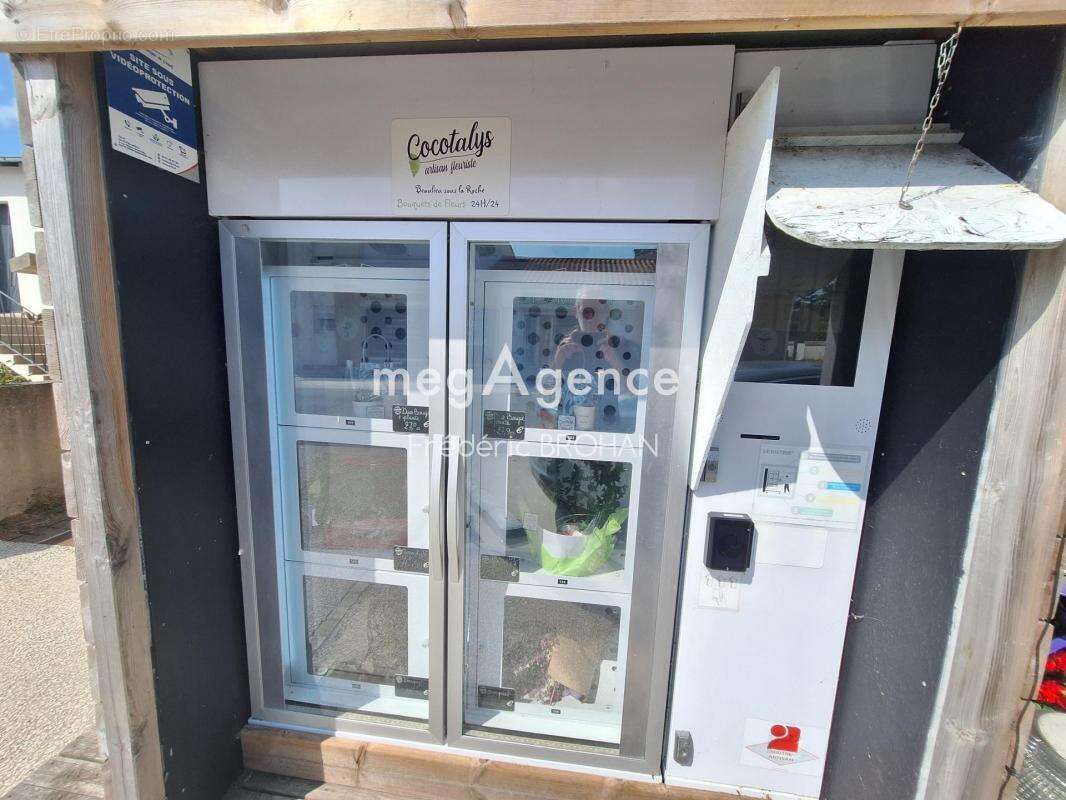 Commerce à BEAULIEU-SOUS-LA-ROCHE