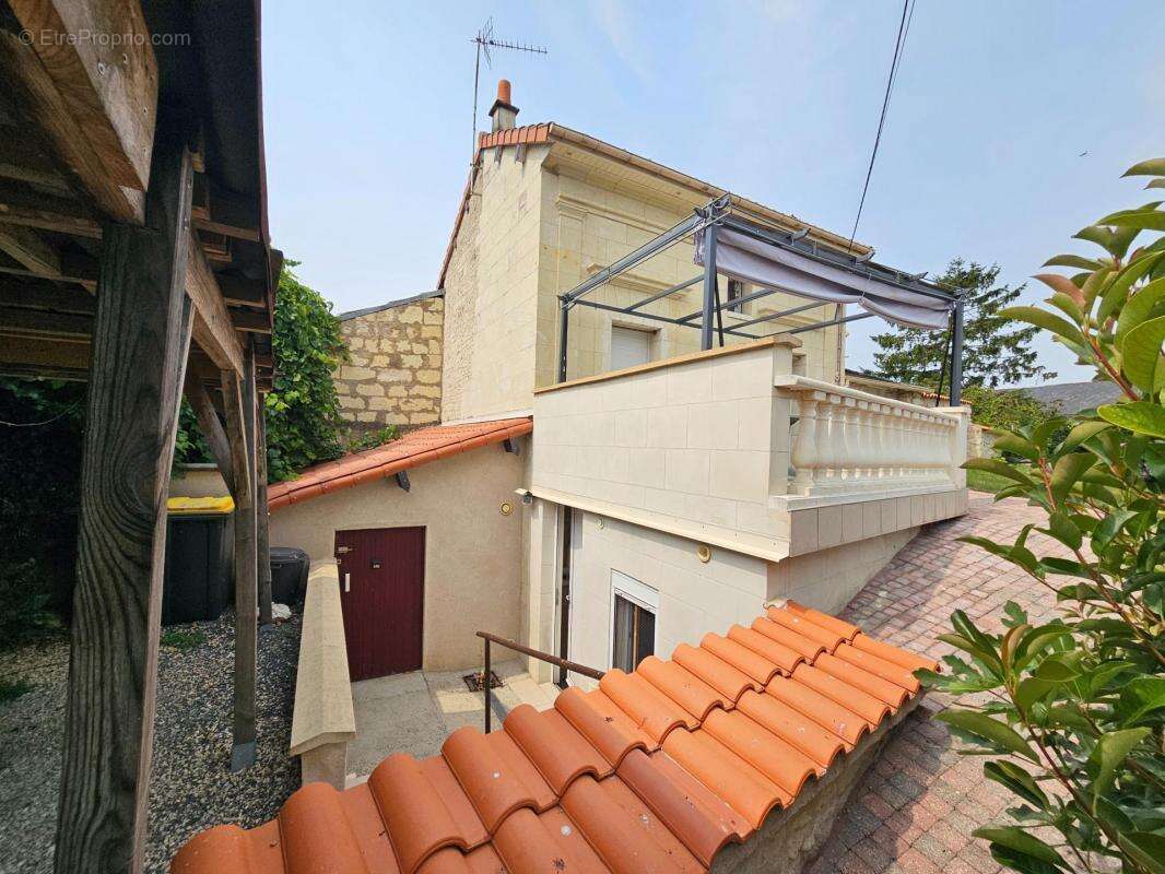 Maison à MONTREUIL-BELLAY