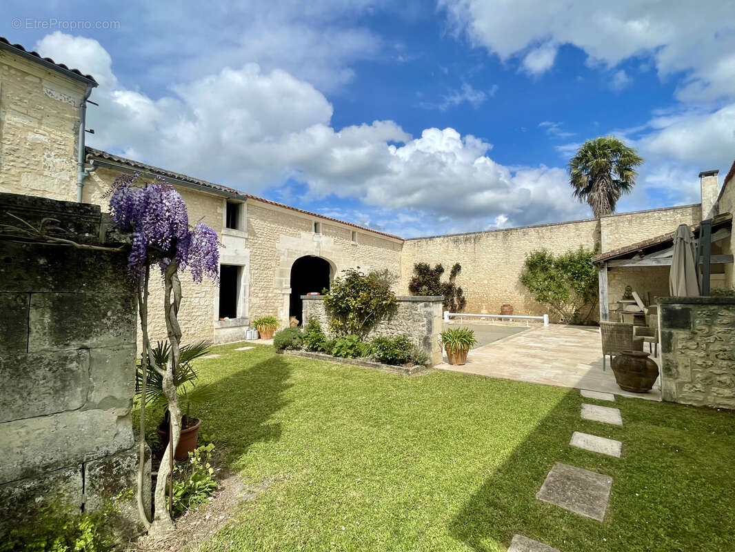 Maison à BOUTEVILLE