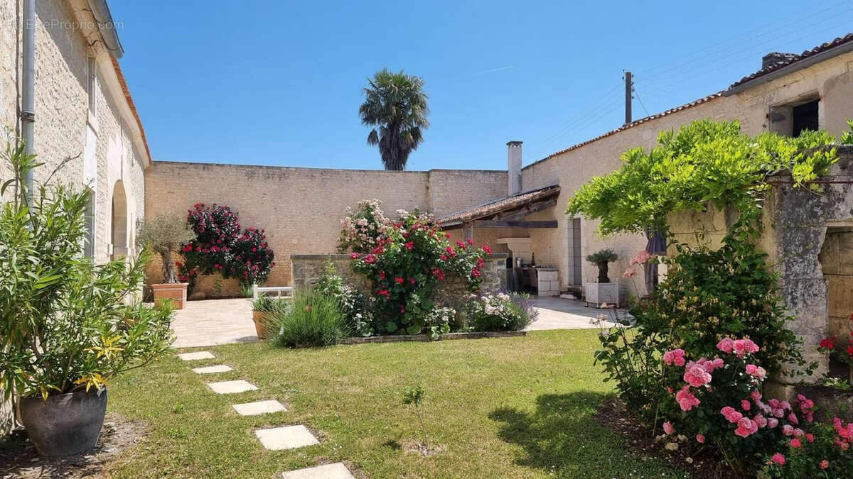 Maison à BOUTEVILLE