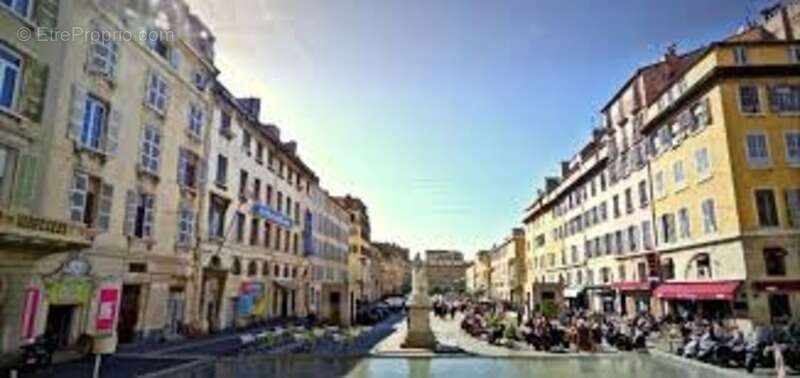 Commerce à MARSEILLE-1E