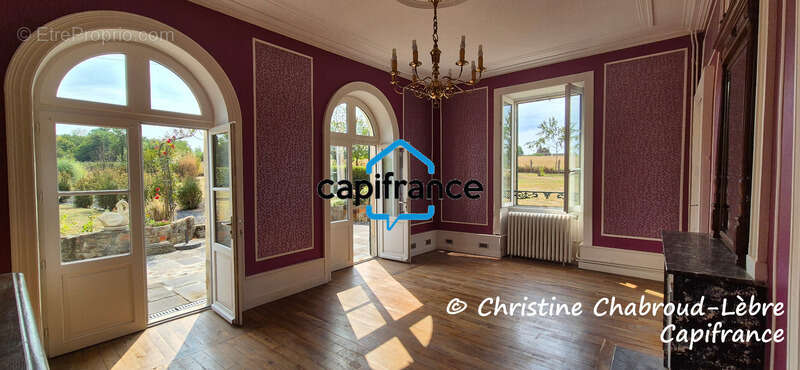 Maison à SAINT-ETIENNE-DE-VICQ