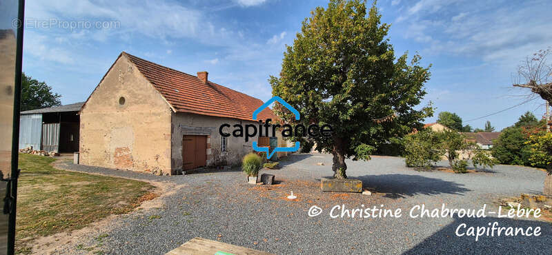 Maison à SAINT-ETIENNE-DE-VICQ