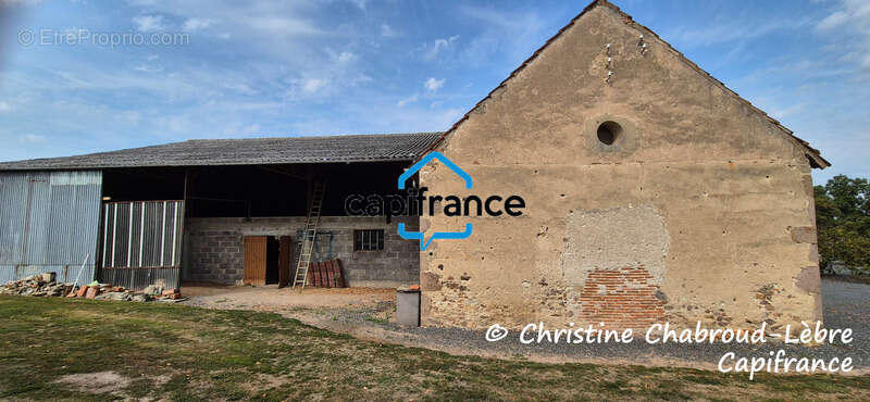 Maison à SAINT-ETIENNE-DE-VICQ