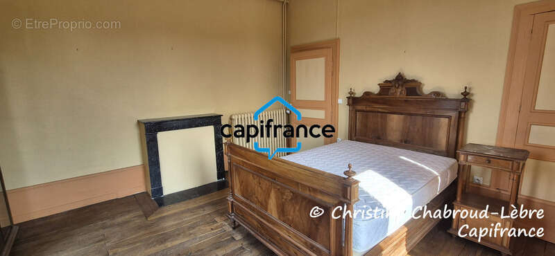 Maison à SAINT-ETIENNE-DE-VICQ