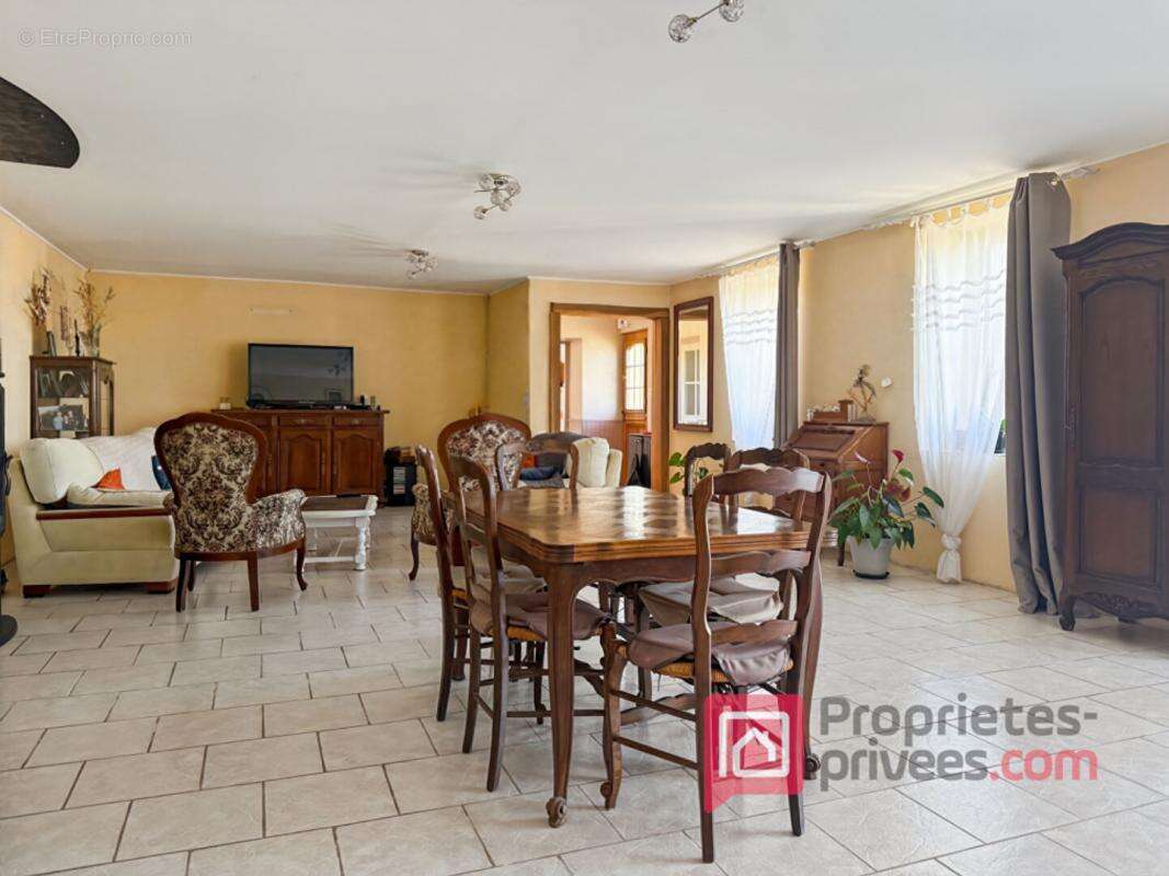 Maison à VILLE-SOUS-LA-FERTE