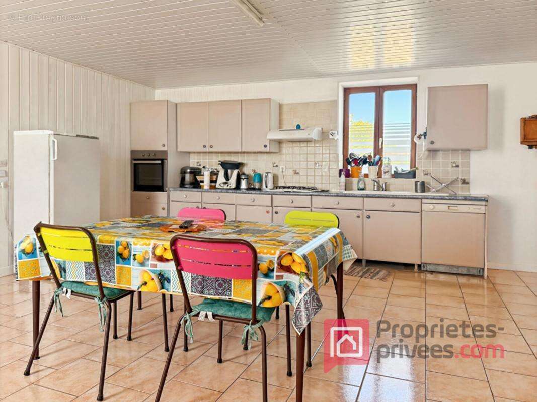 Maison à VILLE-SOUS-LA-FERTE