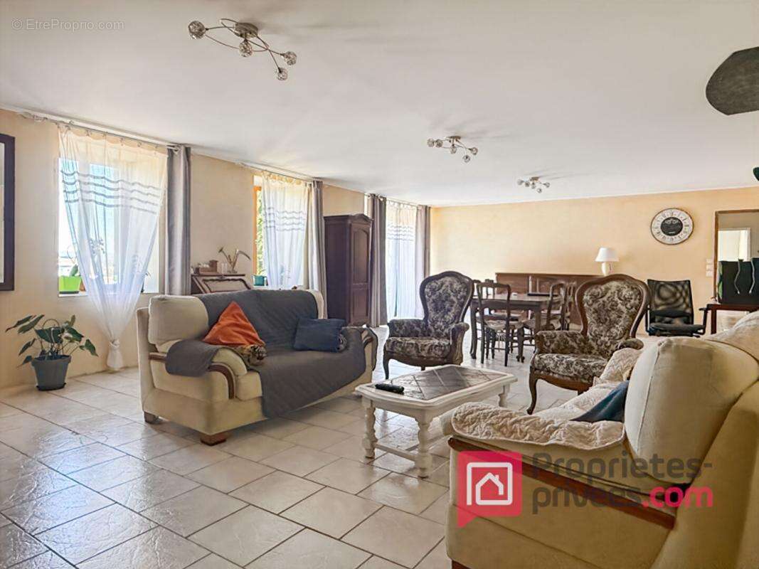 Maison à VILLE-SOUS-LA-FERTE