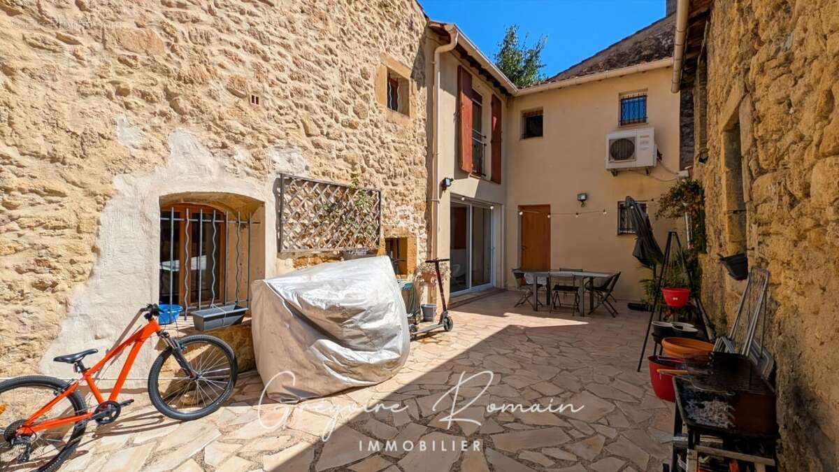 Maison à SAINT-CHAMAS