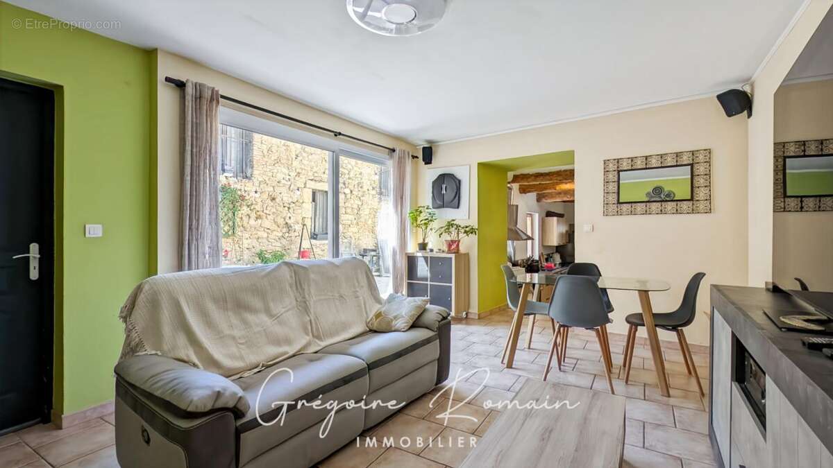 Maison à SAINT-CHAMAS