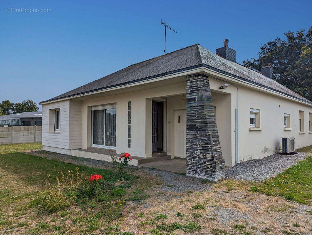 Maison à DREFFEAC