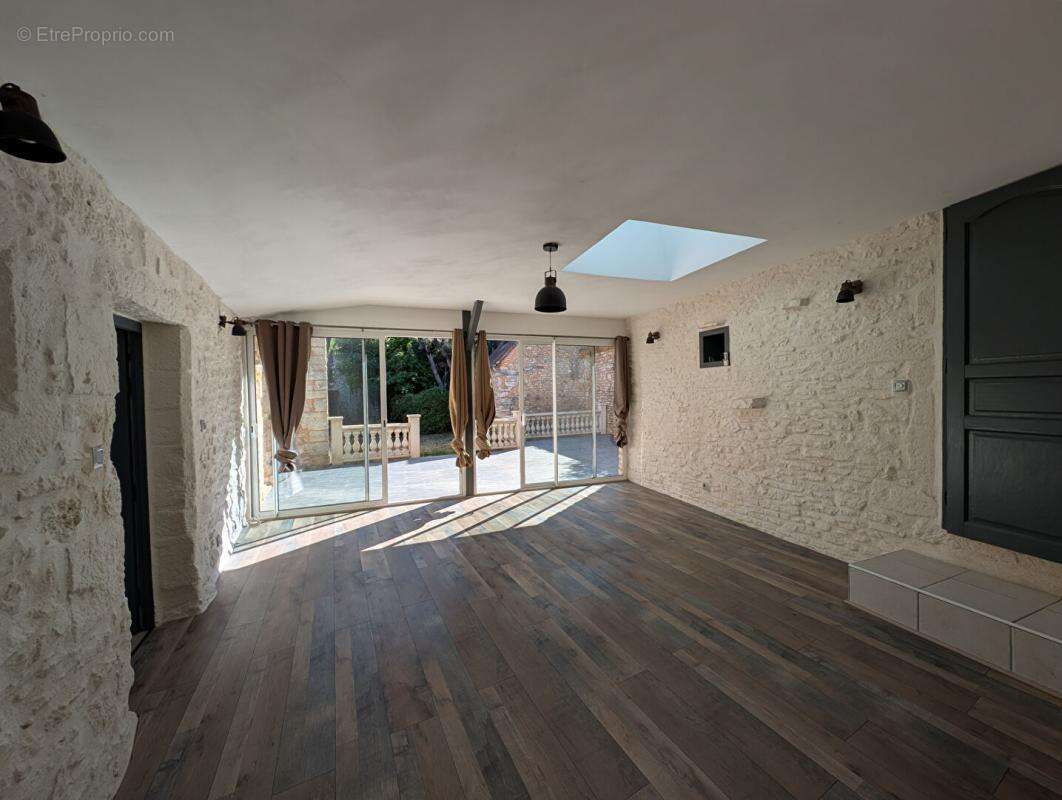 Maison à SAVIGNAC-LES-EGLISES