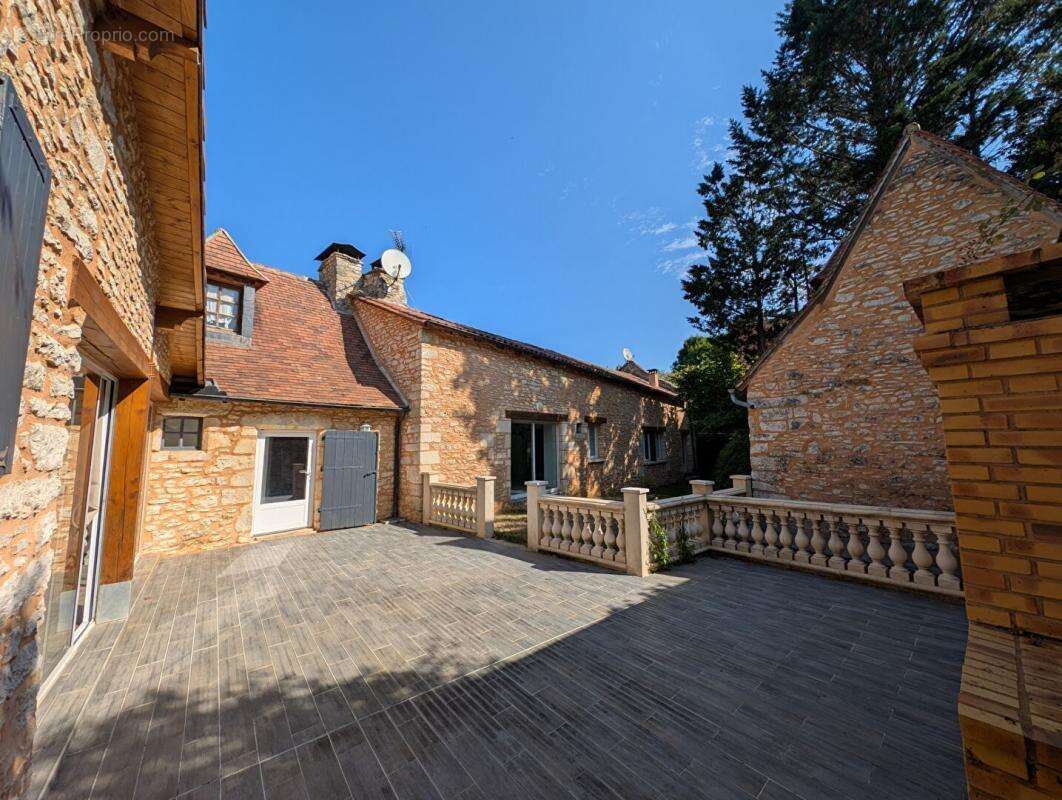 Maison à SAVIGNAC-LES-EGLISES