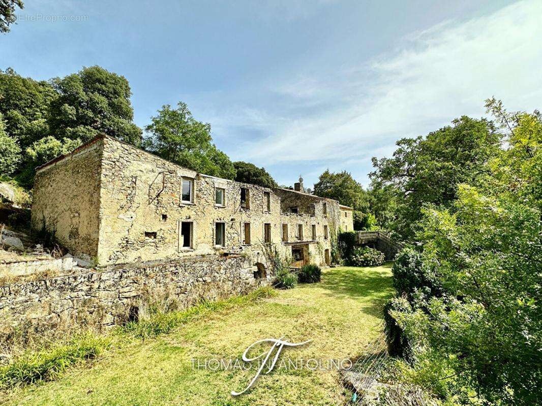 Maison à BROUSSES-ET-VILLARET