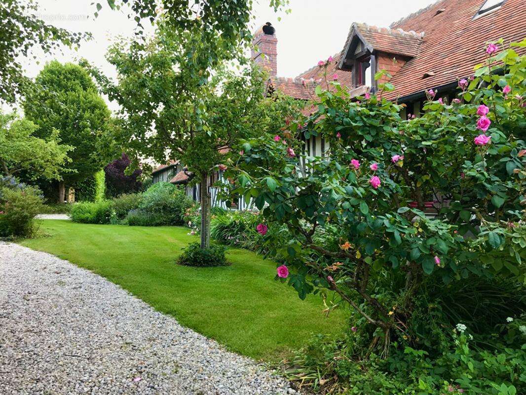 Maison à SAINT-PIERRE-SUR-DIVES